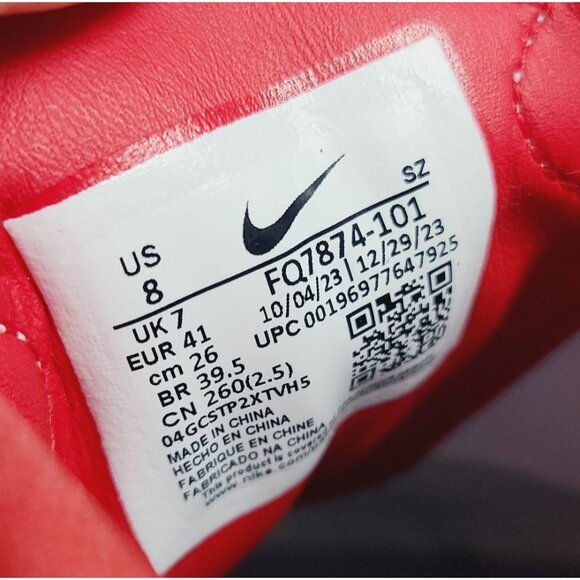 Athletic_Shoes